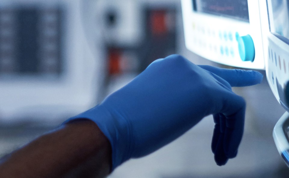 afprøvning af medicin og medicinsk udstyr